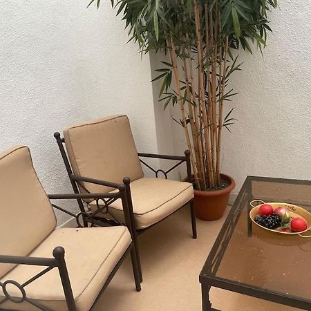 Studio N•2 Avec Patio En Plein Coeur De La Ville Bagnères-de-Bigorre Buitenkant foto
