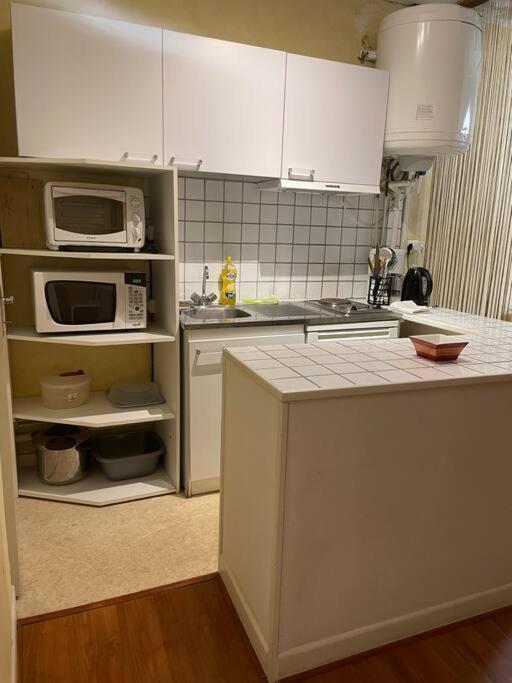 Studio N•2 Avec Patio En Plein Coeur De La Ville Bagnères-de-Bigorre Buitenkant foto